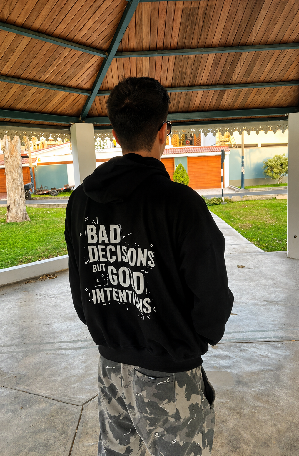 Bad Decisions But Good Intentions — vista trasera